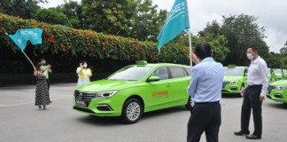 Strides Electric Taxi Singapore