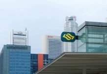 Grabcab: Grab entering the Taxi Lane Taxi Stand